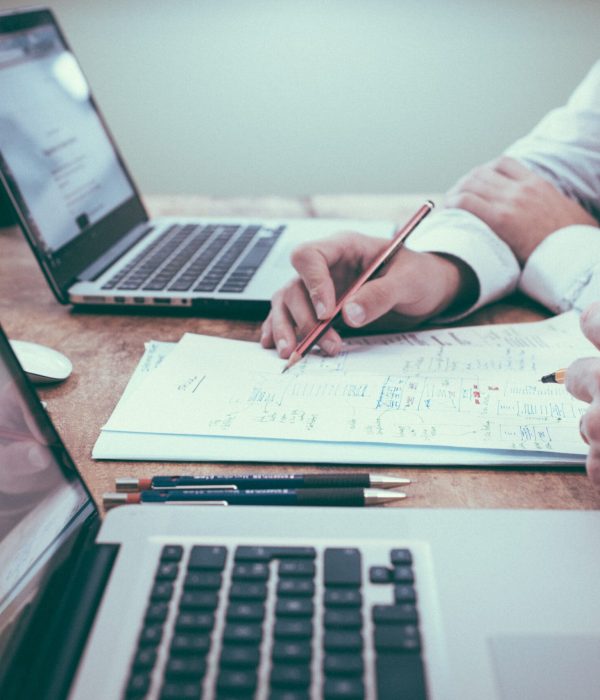 scott-graham-5fNmWej4tAA-unsplash